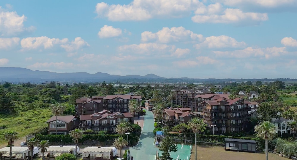 Dyne Resort 74/77