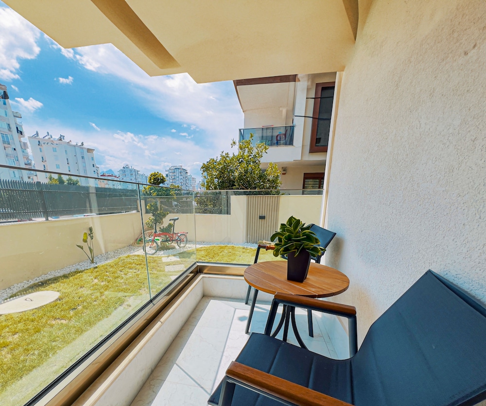 LOS Suites 44/50