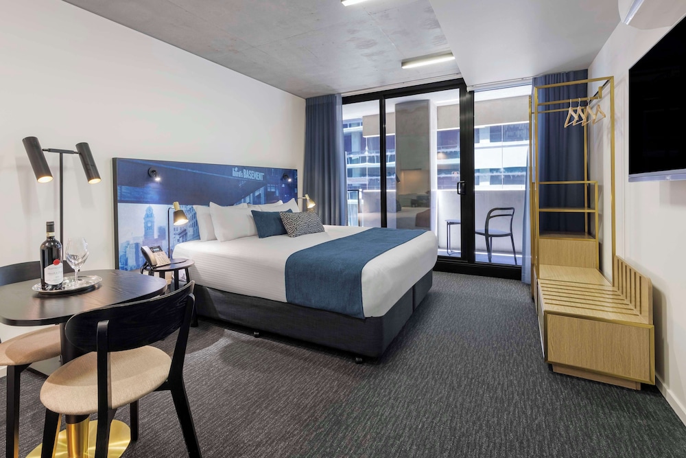 Oaks Melbourne St Kilda Road Hotel 18/64