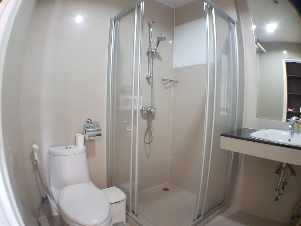 14 Place Sukhumvit Suites 62/66
