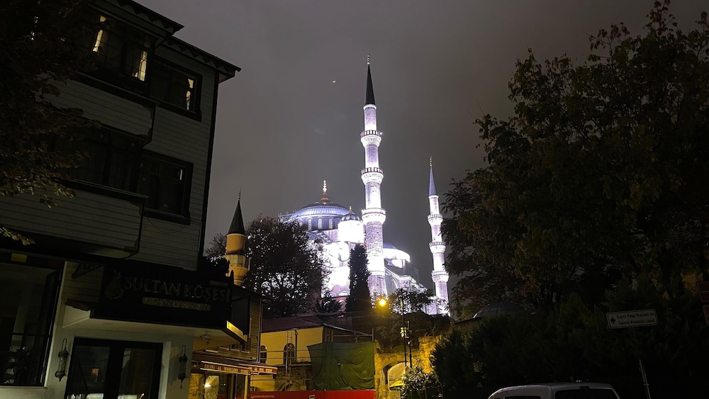 Sultan Corner Suites 4/49