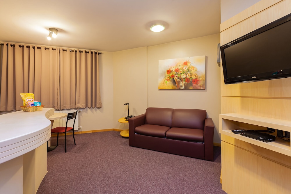 Tri Hotel & Flat Caxias 56/70