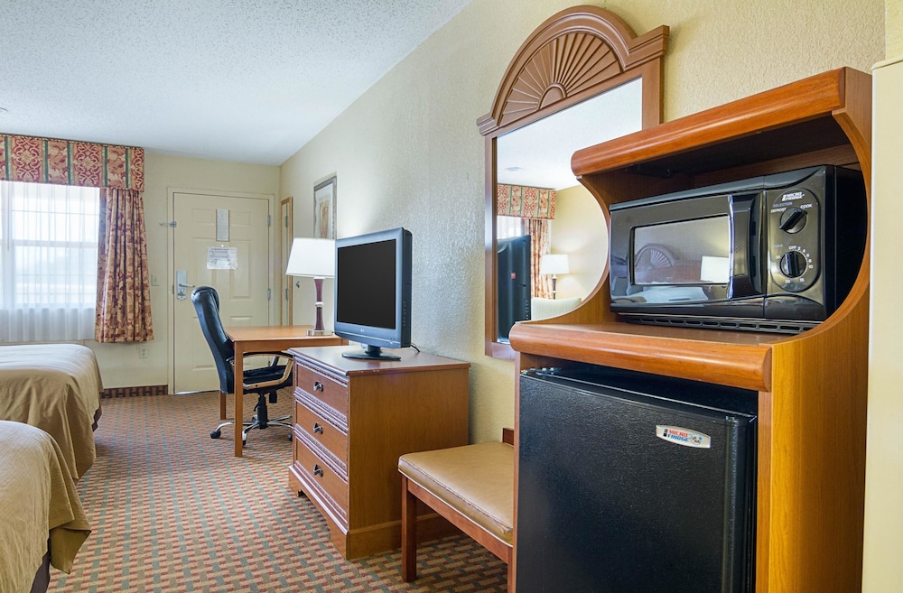 Quality Inn near Casinos and Convention Center 21/34
