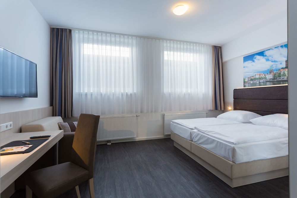 Viva Hotel Lubeck 14/45