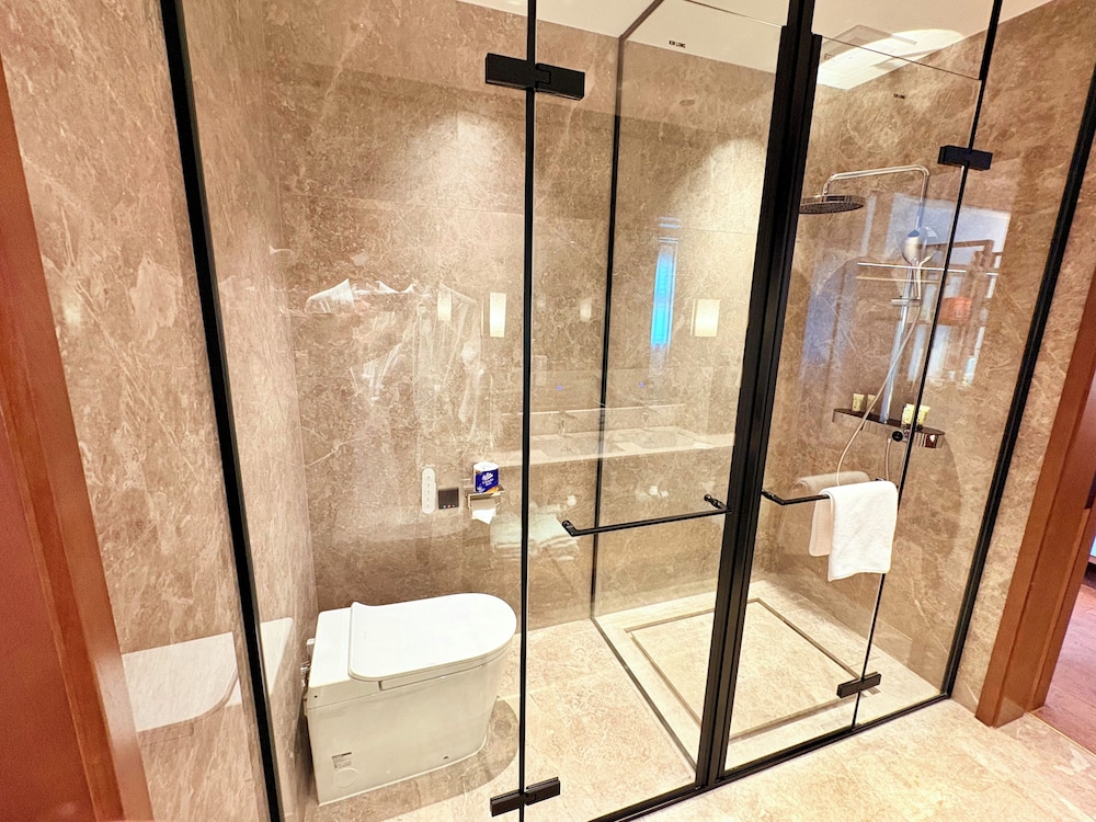 The Jingshan Garden Hotel 66/66