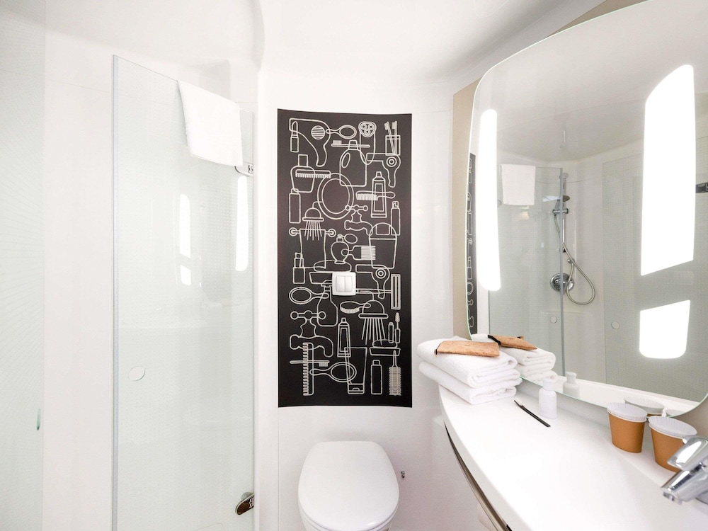 Ibis Lyon Caluire Cite Internationale 50/50