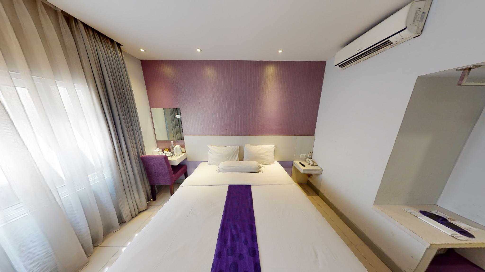 Smart, King Bed