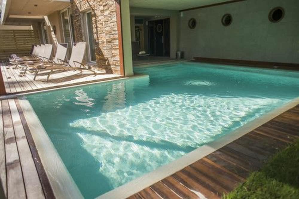 swimming pool spa