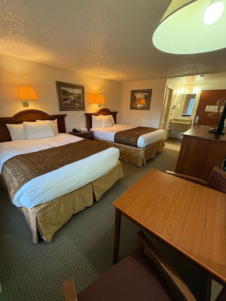 Richland Inn Suites 23/37