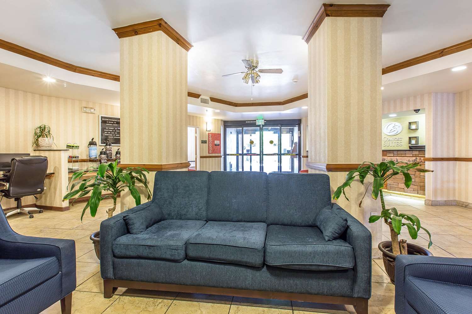 Comfort Suites Summit County Dillon, CO 23/37
