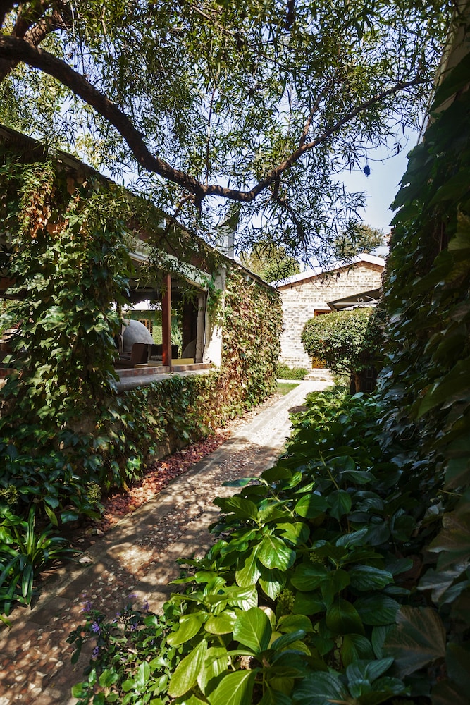 Town And Country Guest House 38/50