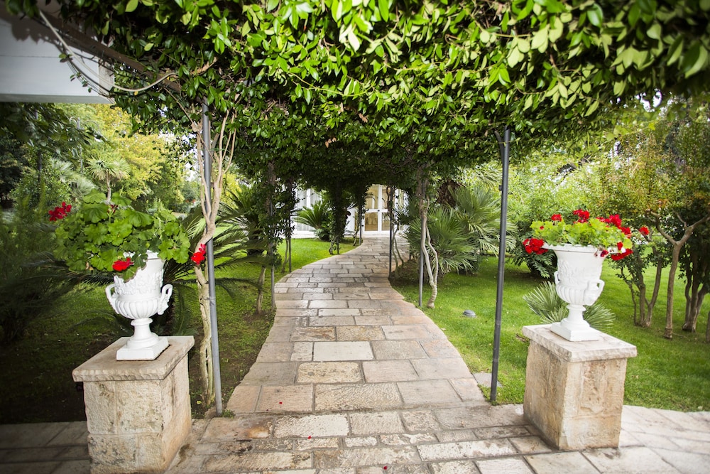 Hotel Relais Antica Masseria 67/72