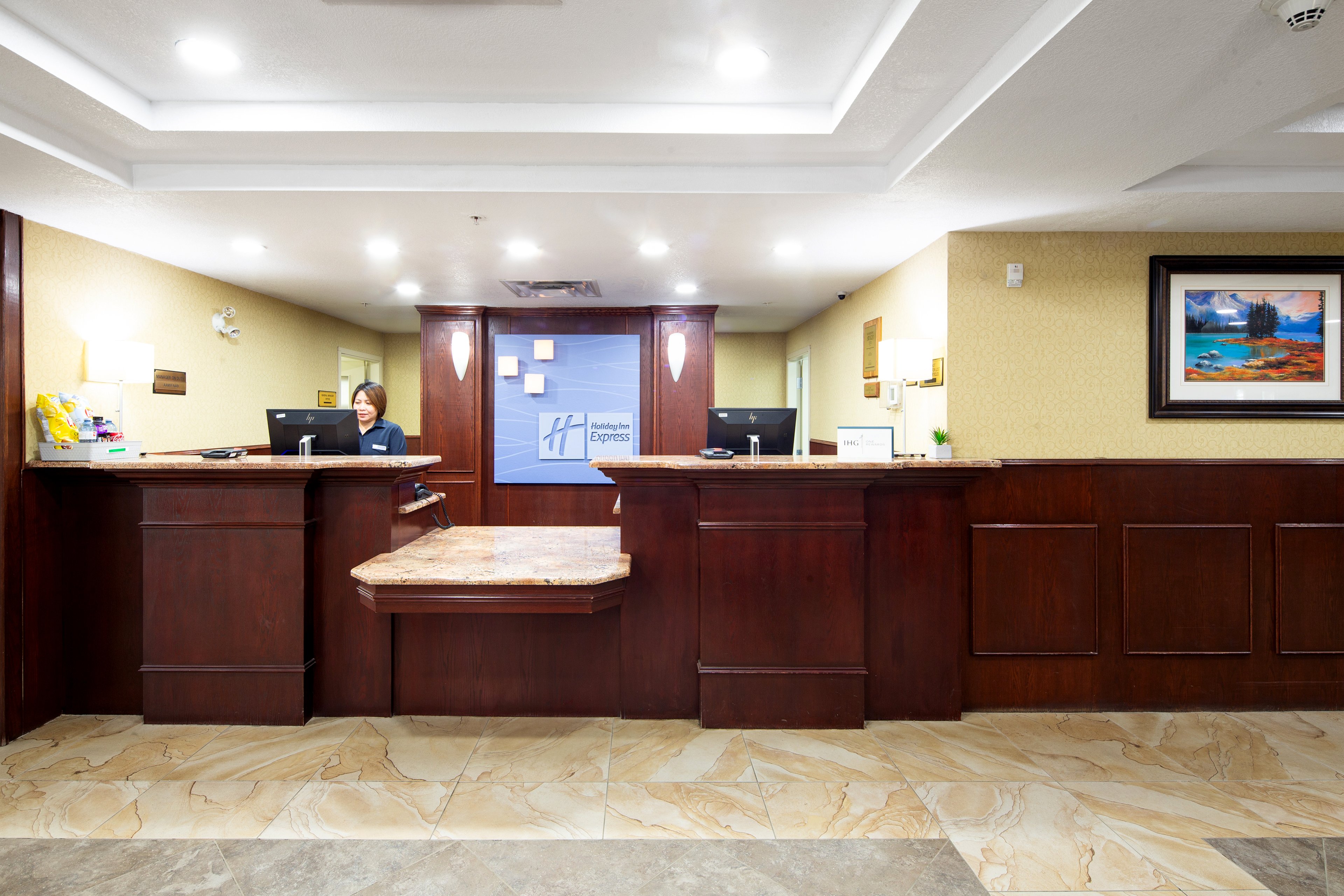 Holiday Inn Express Hotel Suites Edson 3/50