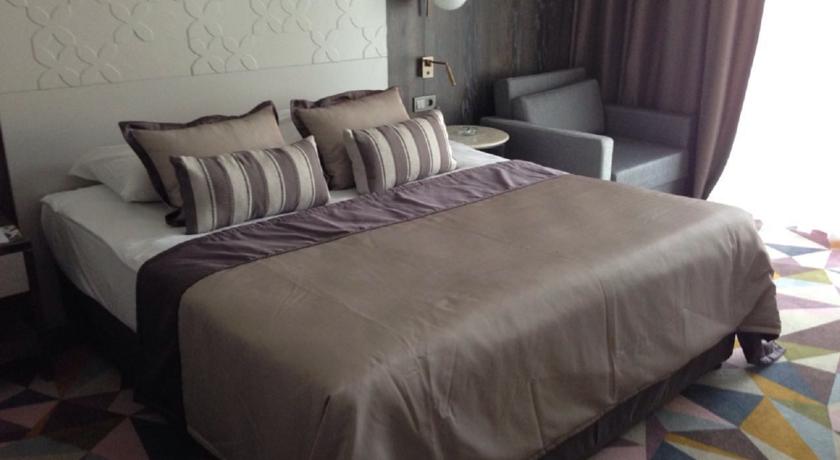 Room, Single, Double Bed, Land View