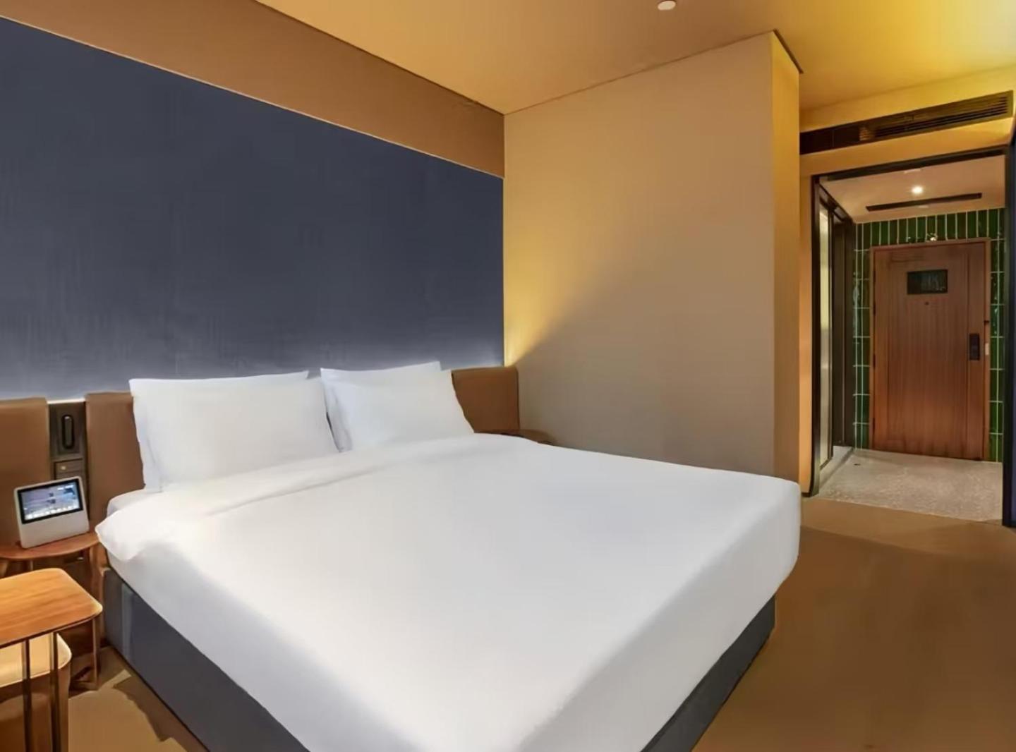 Orange Hotel (Beijing Yansha Liangma River) 16/50