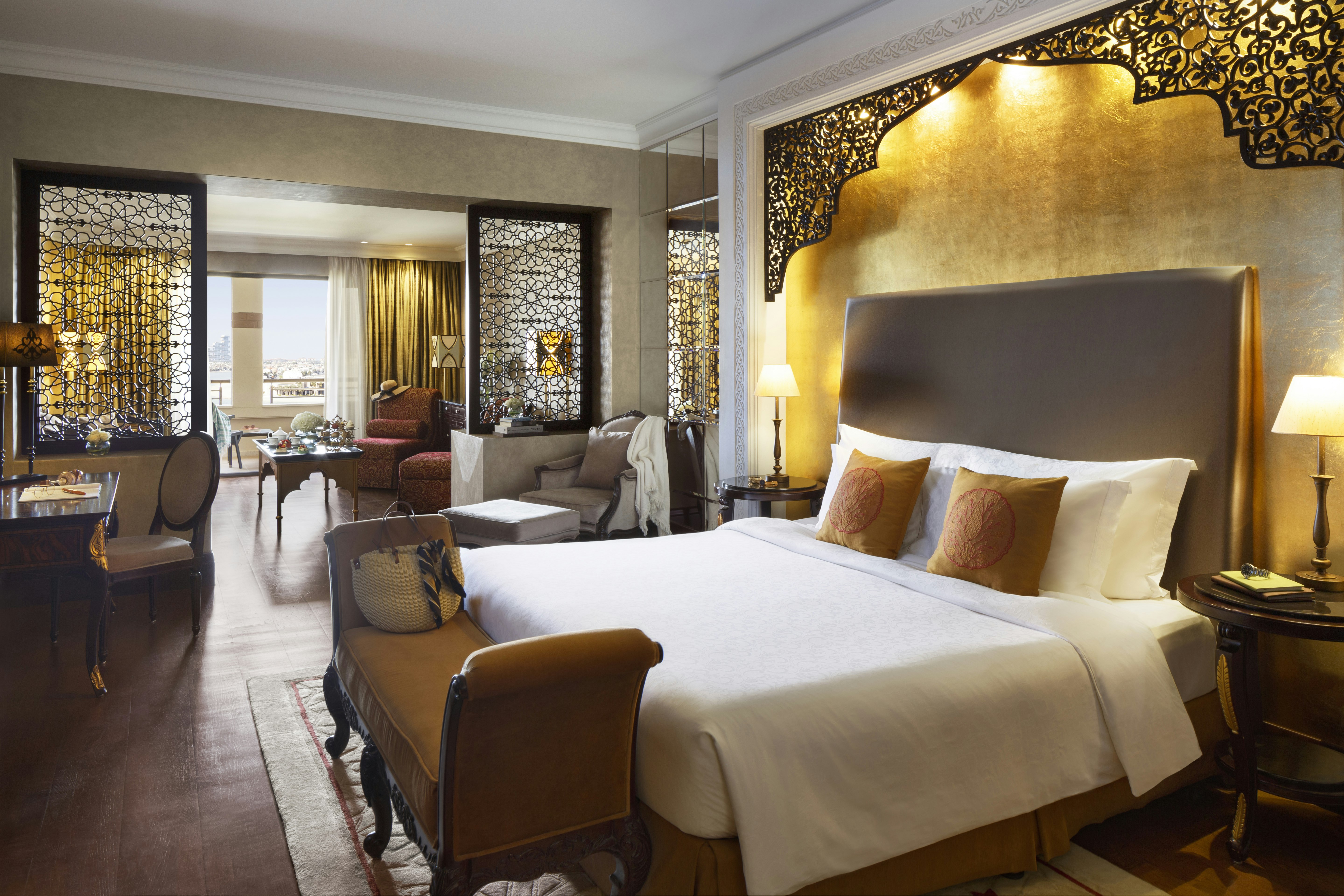 junior suite, king bed