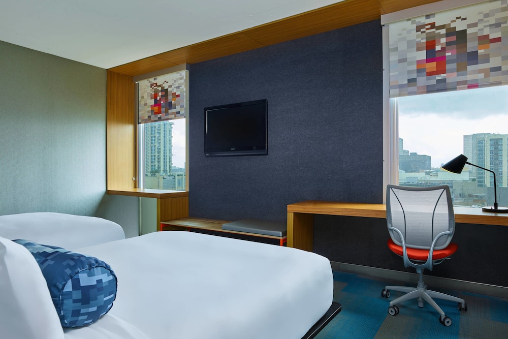 Aloft Houston Galleria Hotel 10/28