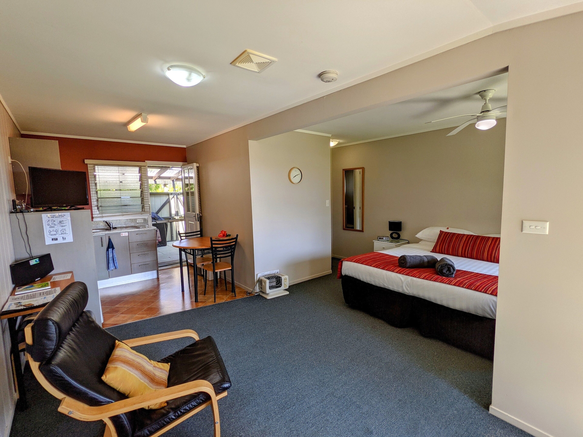 استوديو بسرير كينج، Cascade Garden Apartments 4/4
