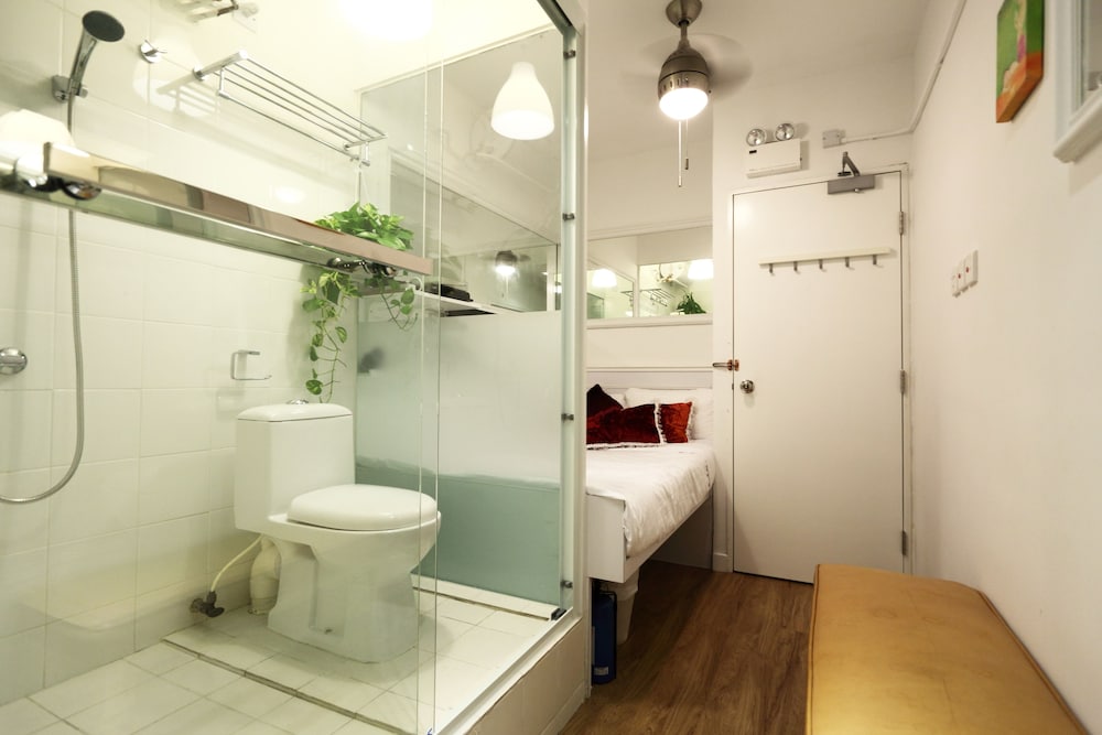 Apple Hotel 39/42