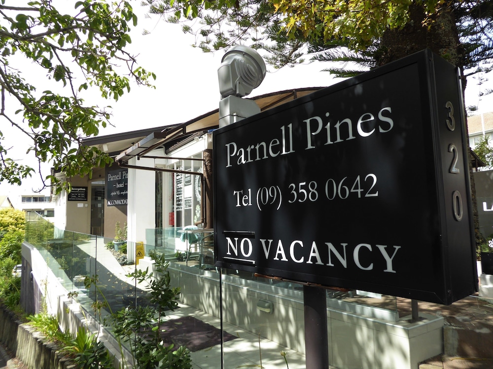 Parnell Pines Hotel 4/25