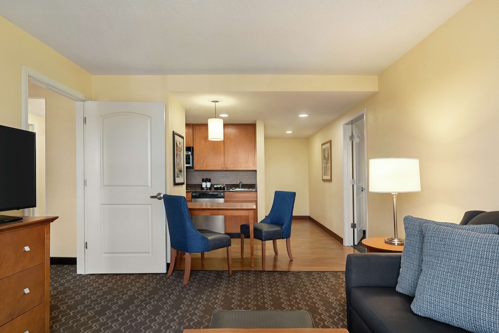 Homewood Suites by Hilton Allentown-Bethlehem Airport 20/38