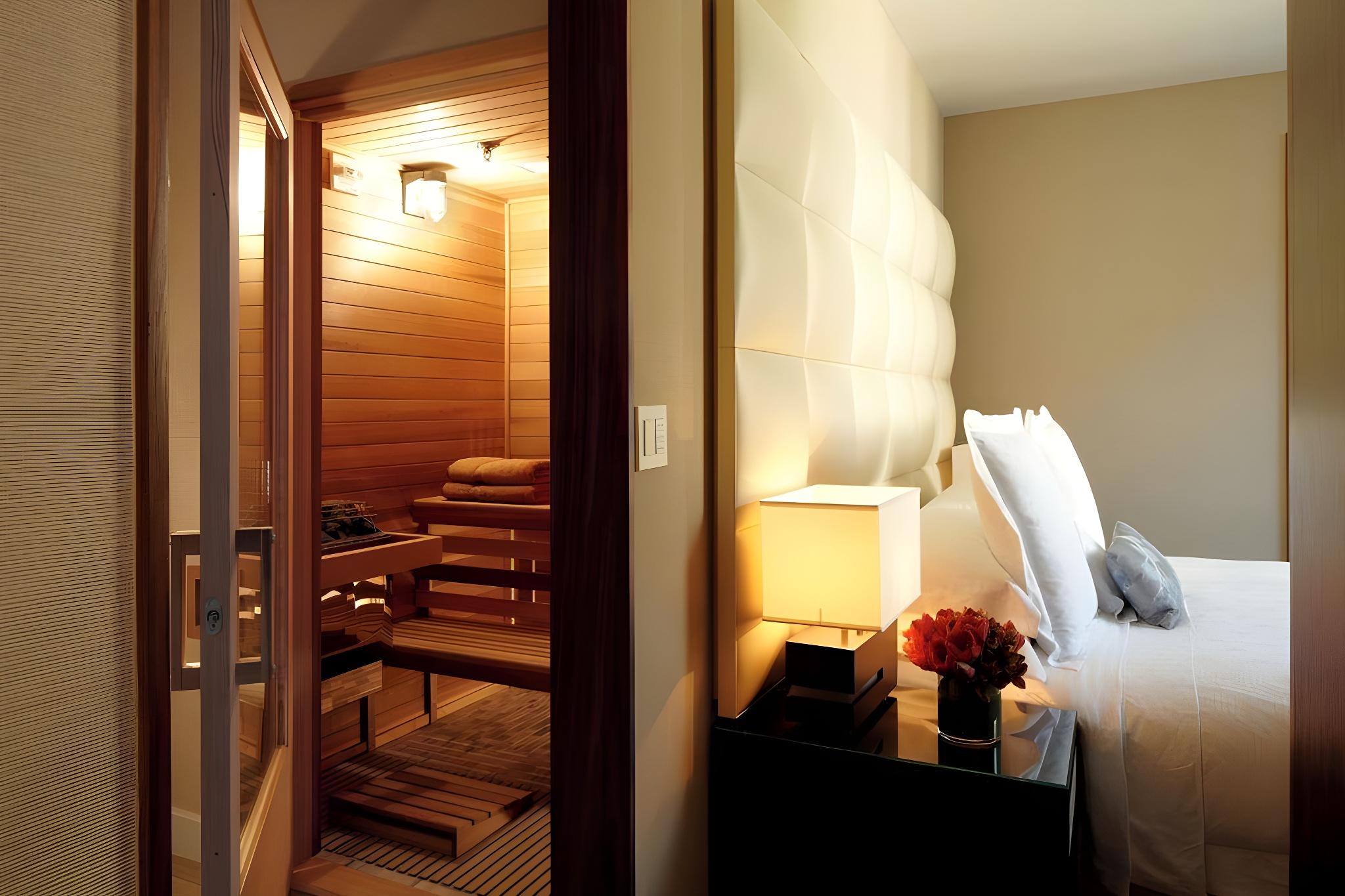 Spa, Suite, King Bed, Sauna