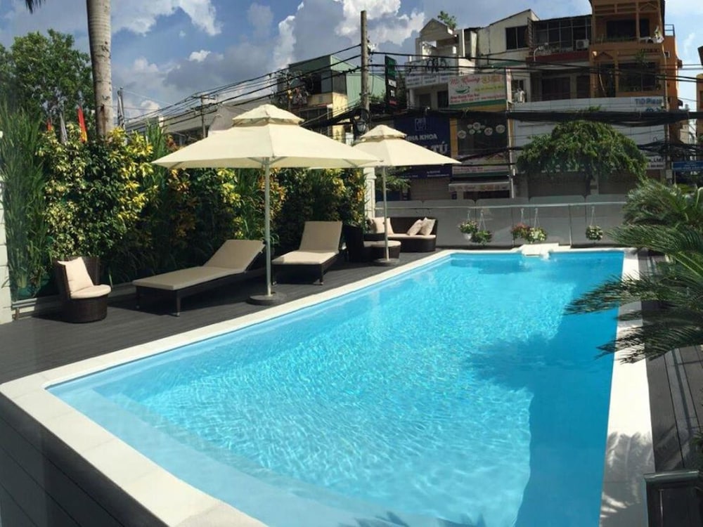Acnos Grand Hotel 31/33