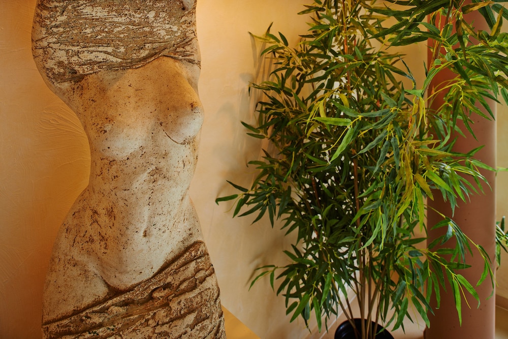 Romantic Boutique Hotel Amp Spa 69/71
