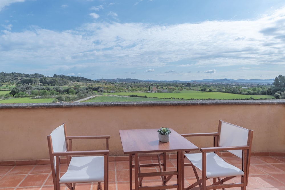 Hotel Rural Es Riquers 10/69