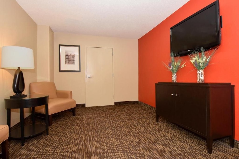 Studio 6 Suites Jackson Ridgeland MS 35/56