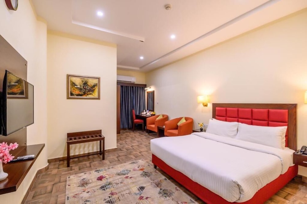 Hotel One Sahiwal 12/50