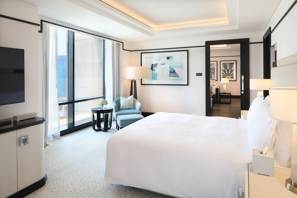 Grand, Premier, King Bed