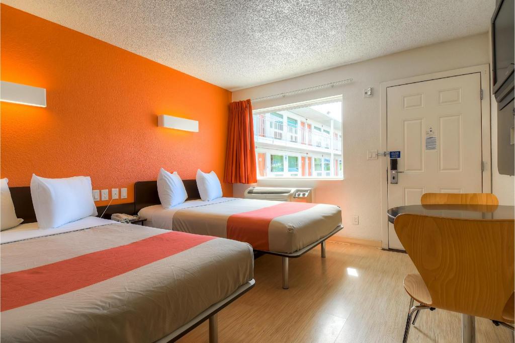 Tropicana Stays By Townhouse photo5