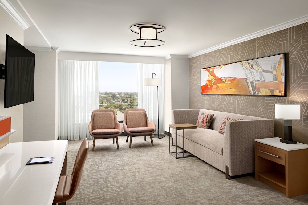 Delta Hotels Anaheim Garden Grove 21/41