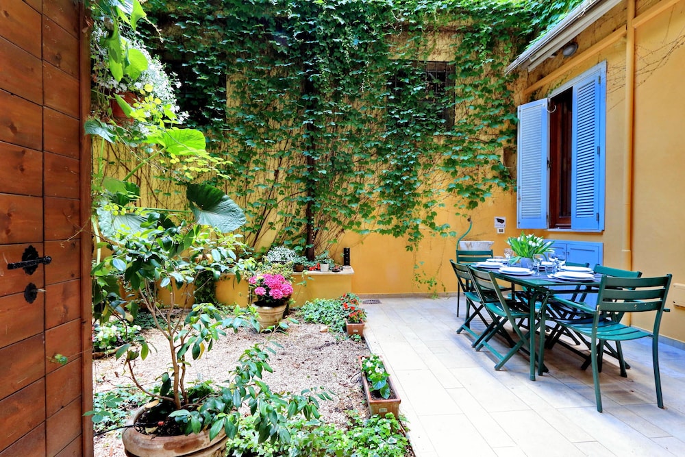 Rome Accommodation - Coronari 42/50