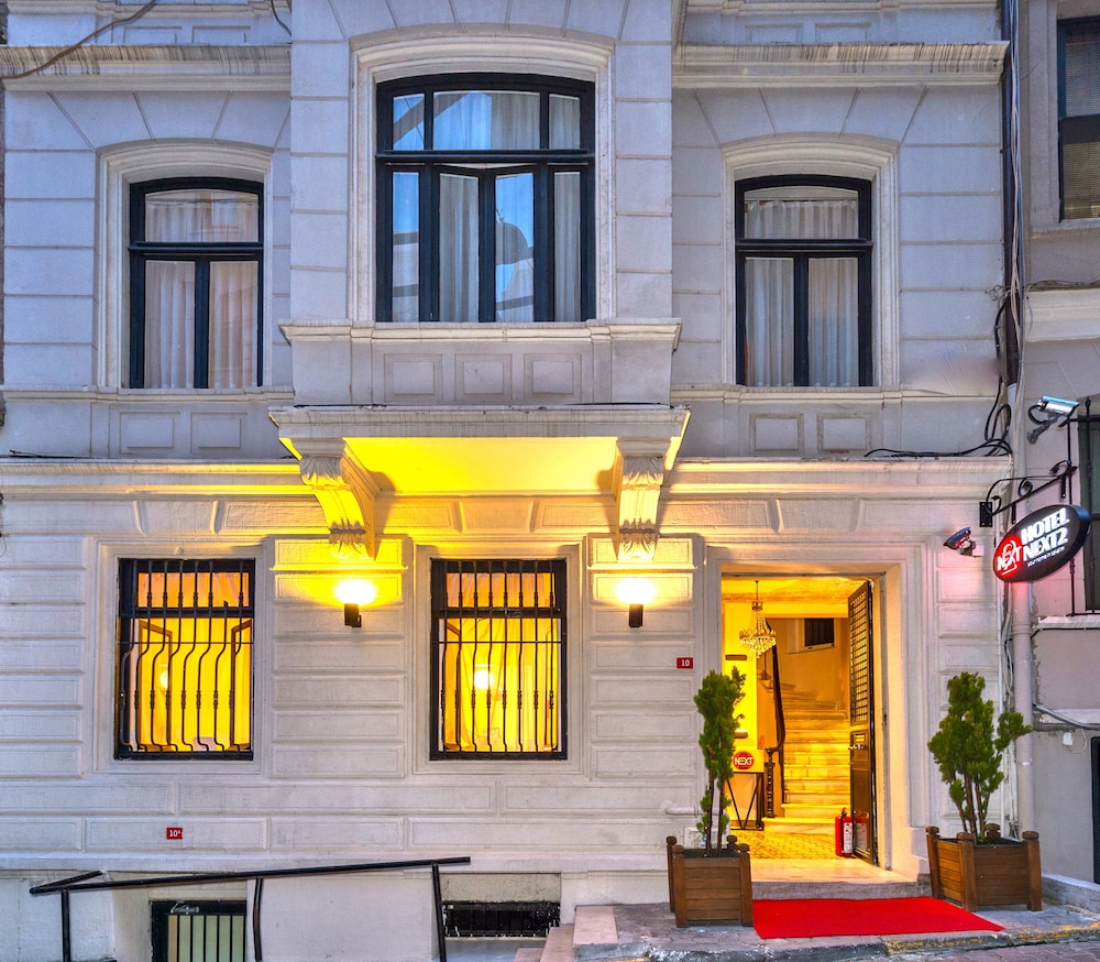Hotel Next2 2/65