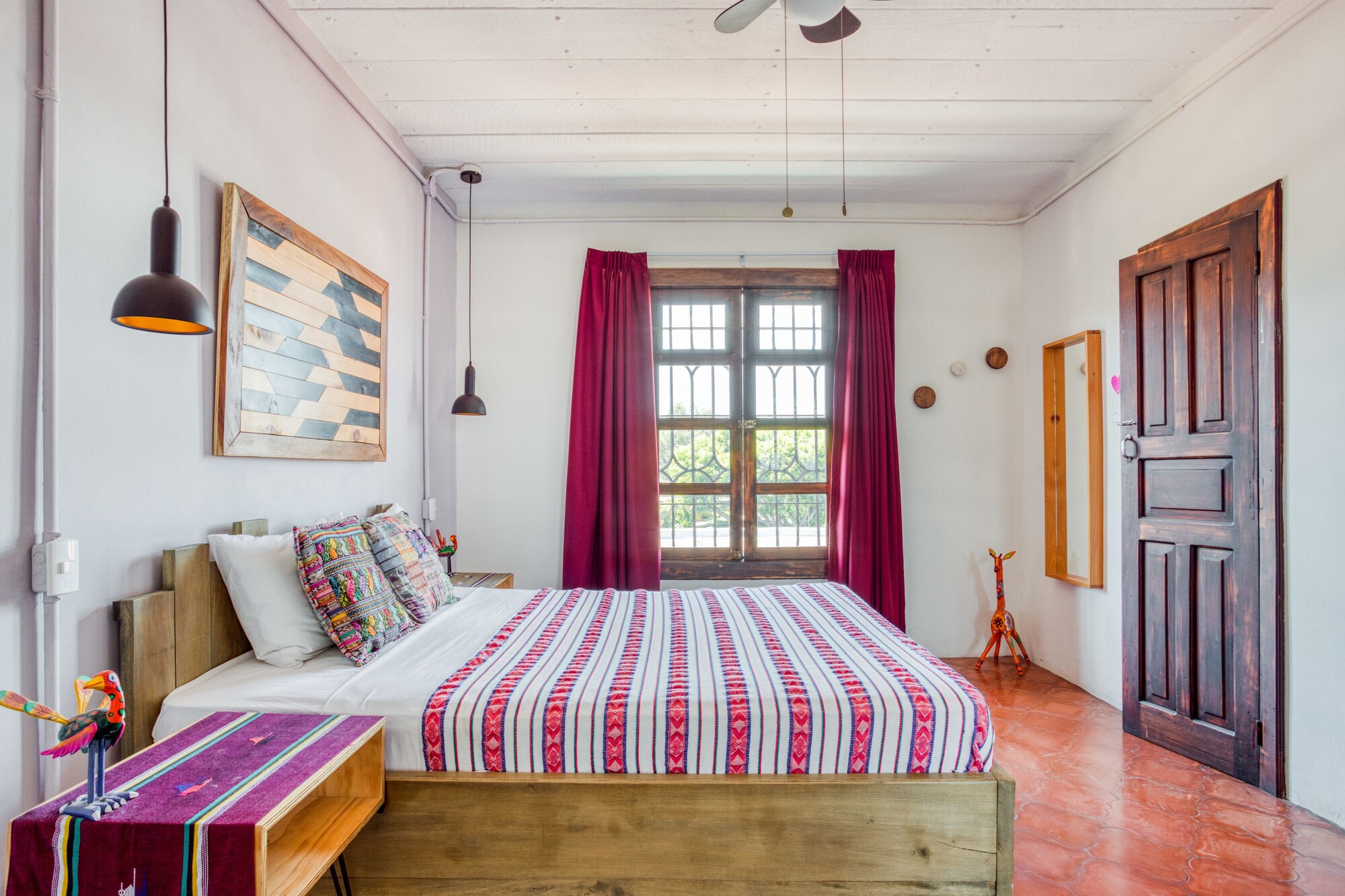 STANDARD, QUEEN BED, PRIVATE BATHROOM