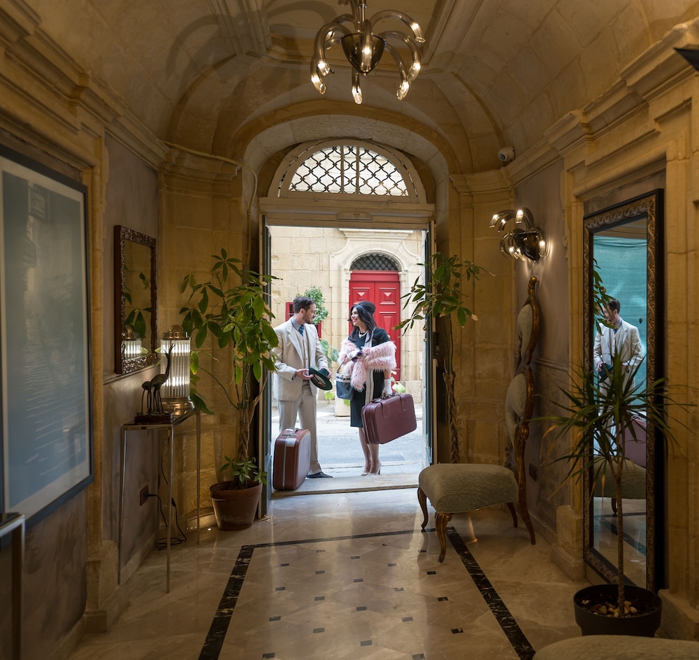 Palazzo Consiglia 8/74