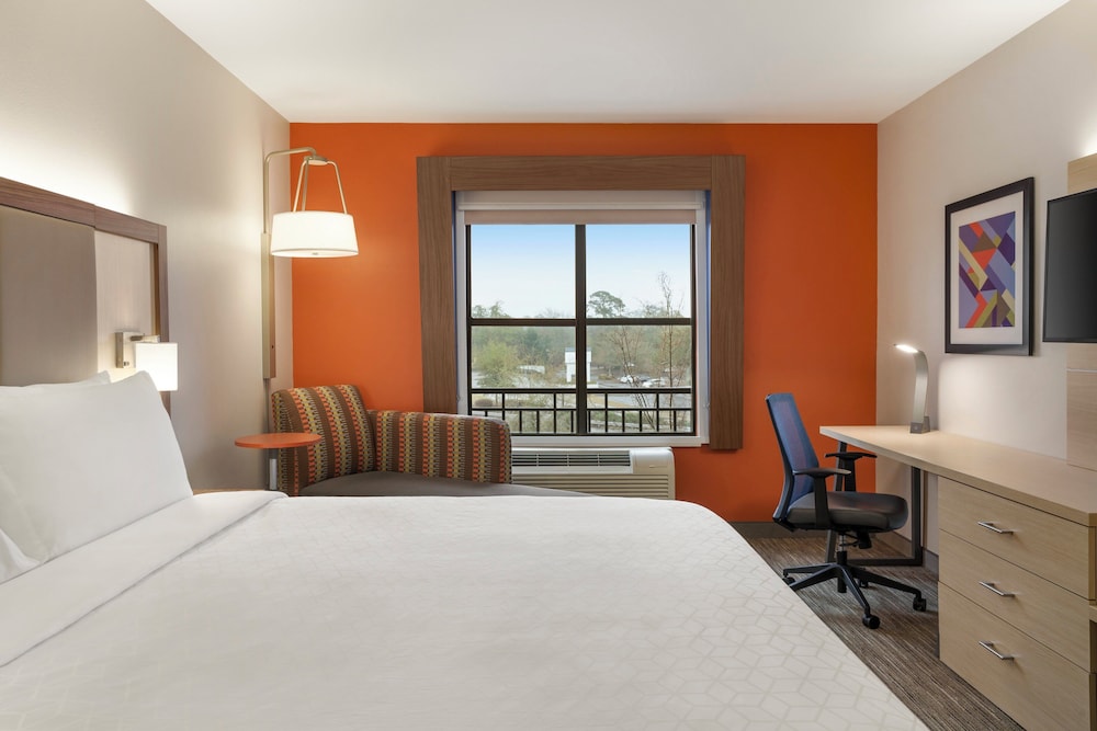 Standard, King Bed, Extra Floor Space
