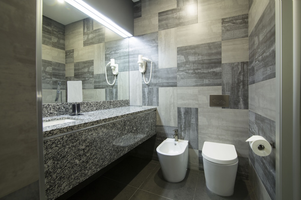 Messier 53 Hotel Yerevan 47/50