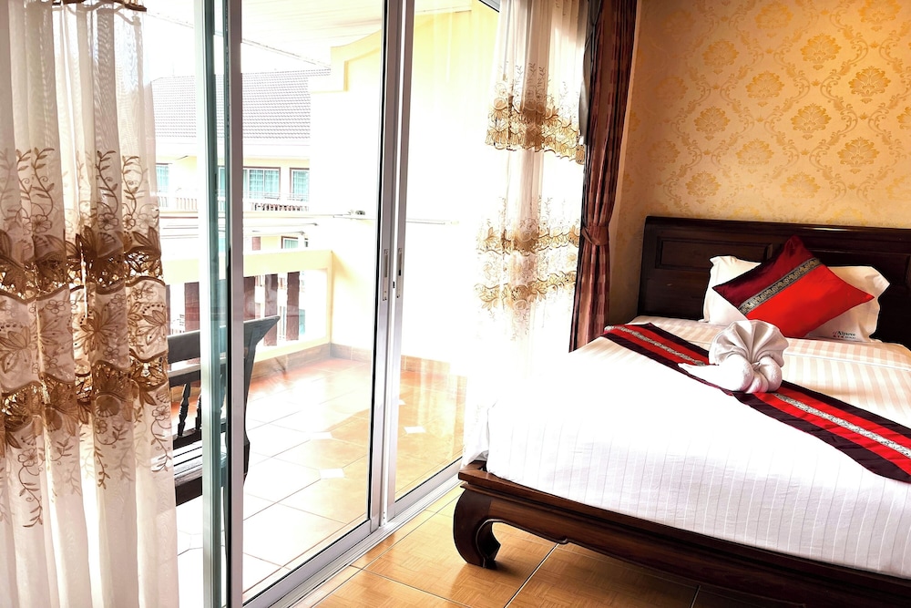 DELUXE, TWIN BEDS