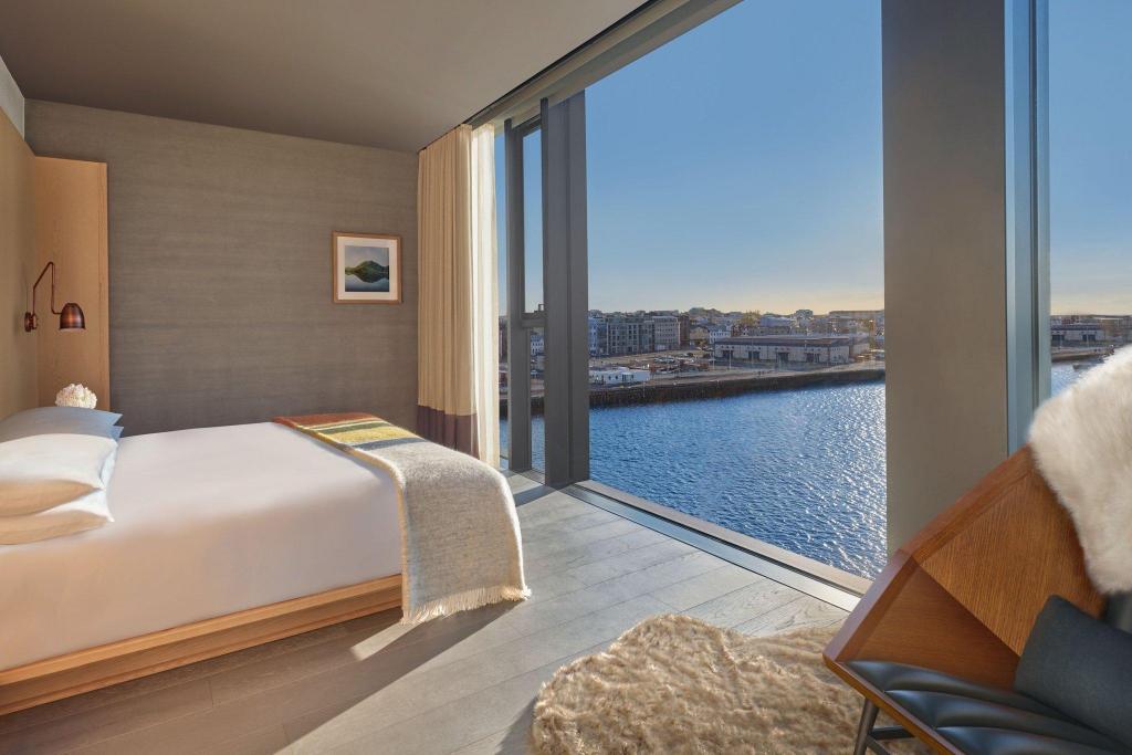 1 Bedroom, Penthouse Suite, Penthouse, King Bed, Balcony, High Floor, Corner