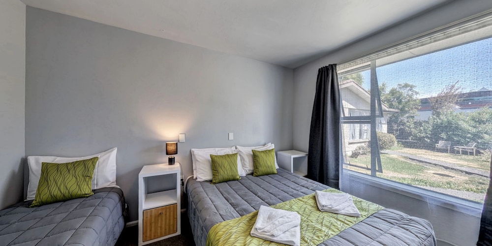 ADMIRAL MOTEL 20/55