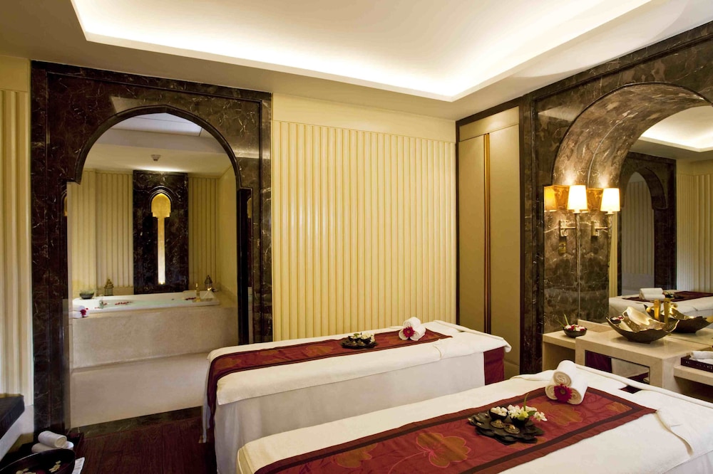 Crowne Plaza New Delhi Mayur Vihar Noida 35/64
