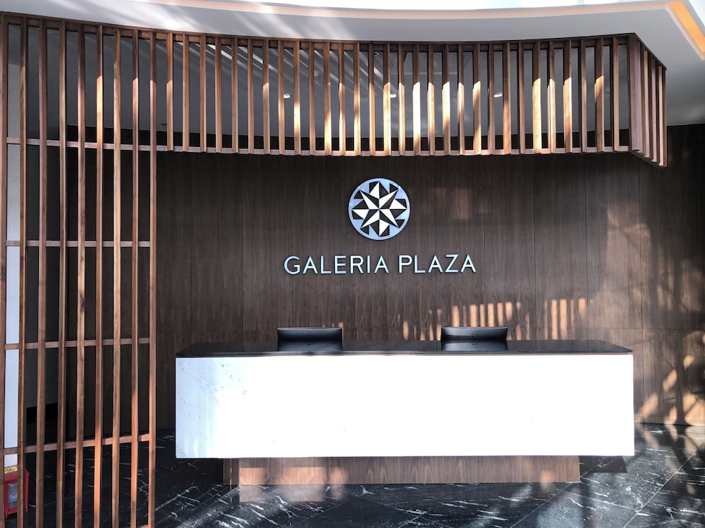 Galeria Plaza San Jeronimo 10/51