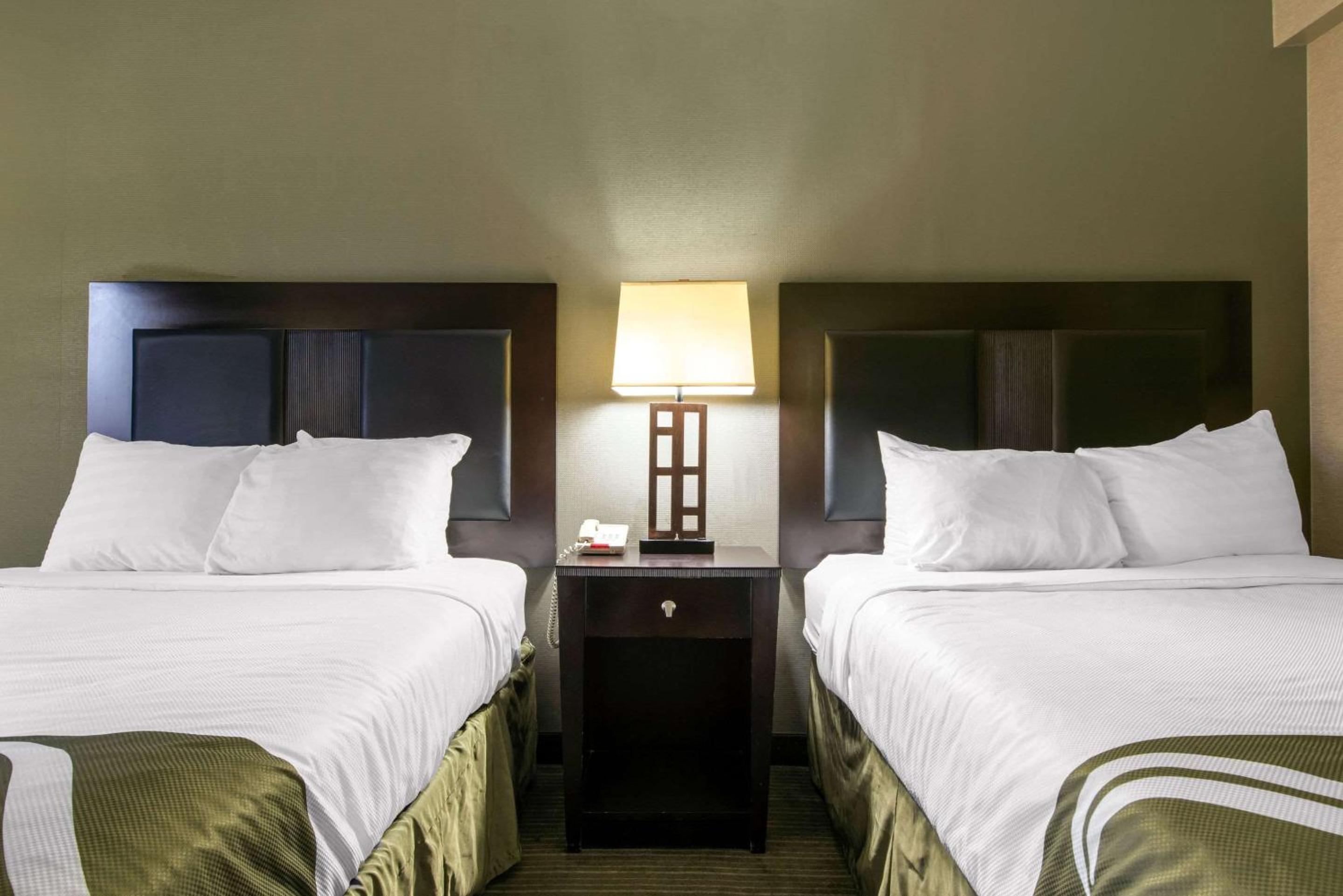 Deluxe, 2 Queen Beds