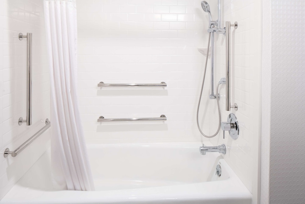 Hampton Inn Iowa City/Coralville 15/54