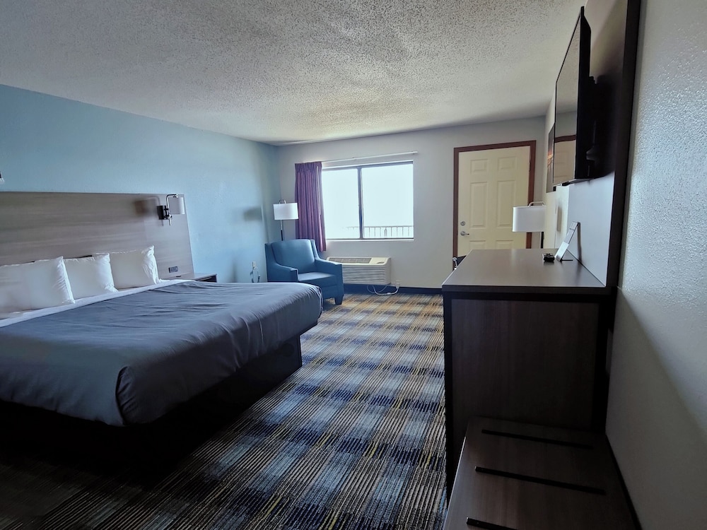AmericInn by Wyndham Saint Ignace 20/56