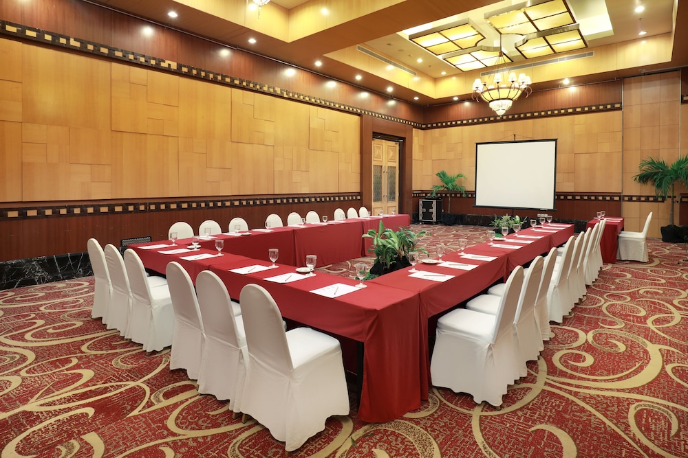 SWISS-BELHOTEL MALEOSAN MANADO 59/67