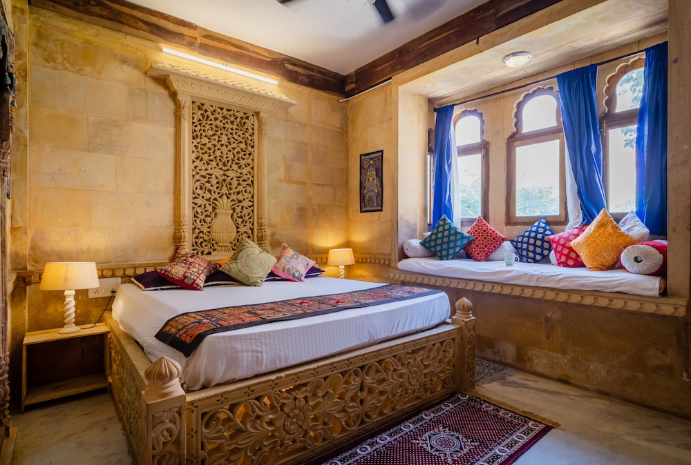 Moustache Jaisalmer 5/50